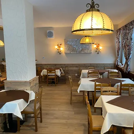 Weisses Roessl Am תיירזה